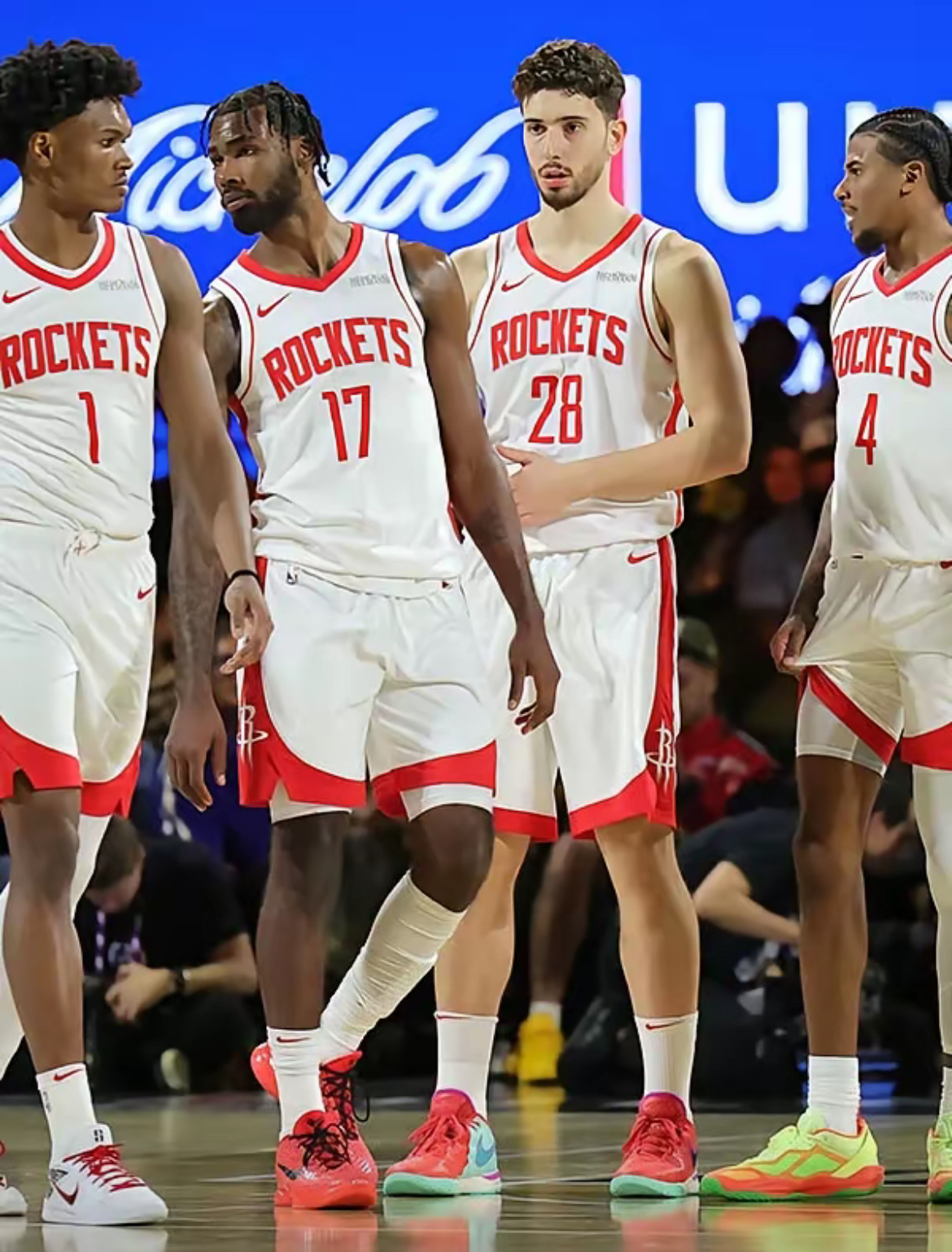 包含关键时刻迈阿密热火备战NBA总决赛；临场应变细节曝光；目标明确；纪律约束更严格的词条